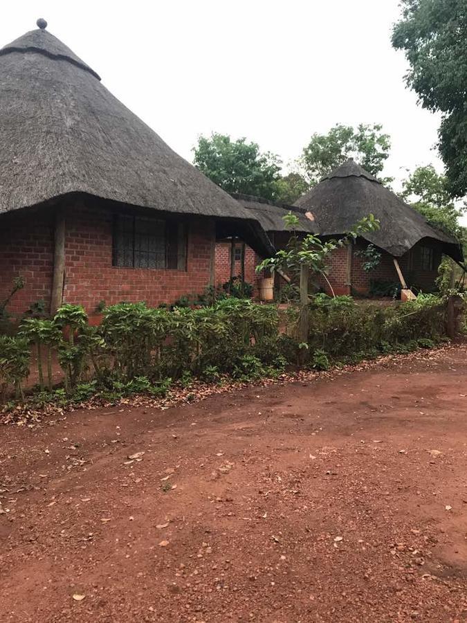 Bushfire Lodge Solwezi Buitenkant foto