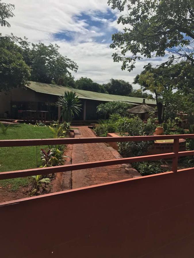 Bushfire Lodge Solwezi Buitenkant foto